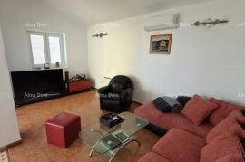 Stan Prodaje se 3-sobni stan,  Novigrad, Novigrad, Apartamento