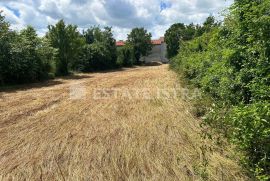 Prodaje se građevinsko zemljište u Kuftićima, Marčana, Tierra