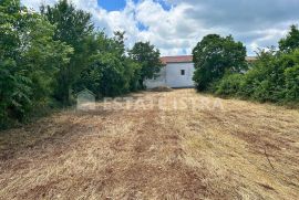 Prodaje se građevinsko zemljište u Kuftićima, Marčana, Land