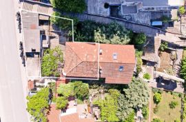 Stan 57 m2 s garažom i prostranom okućnicom 185 m2 | Terase i vrtovi | Izvrsna pozicija | Dubrovnik, Dubrovnik, Flat