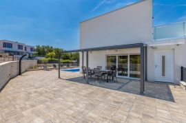 OTOK KRK, MALINSKA - Moderna dvojna vila s bazenom, Malinska-Dubašnica, House