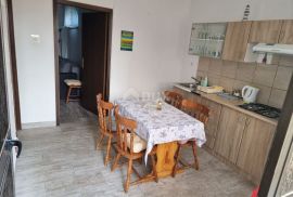 OTOK KRK, MALINSKA - Apartman 2S+DB, 2 parkinga, 200 m od mora, Malinska-Dubašnica, Apartamento