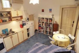 Stan na dobroj lokaciji s vrtom, Pula, Istra, Pula, Apartamento