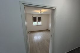 Stan sa garažom na prodaju, Pula, Istra, Pula, Apartamento