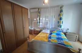 Seline - kuća katnica garaža uređen vrt! 229000€, Starigrad, Casa