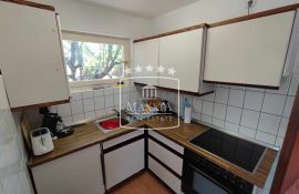 Seline - kuća katnica garaža uređen vrt! 229000€, Starigrad, Famiglia