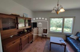 Seline - kuća katnica garaža uređen vrt! 229000€, Starigrad, Casa