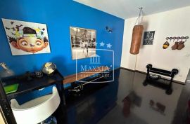Poluotok - izuzetan komforan stan 94m2 luksuzno!! 349000€, Zadar, Διαμέρισμα