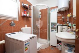 Odličan stan s dvorištem i garažom u blizini Rovinja, Rovinj, Apartamento