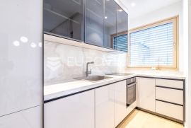 Zagreb, Petrova, NOVOGRADNJA, trosoban stan  NKP 67,35 m2 + GPM, Zagreb, Stan