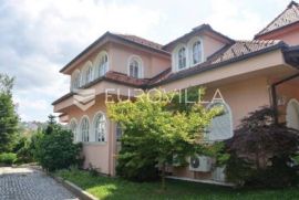 Gračani luksuzno obiteljsko imanje, vila 810m2 na zemljištu 3.965m2, Zagreb, Haus