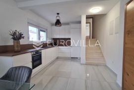 Zadar, Borik, luksuzni trosoban stan za dugoročni najam na izvrsnoj lokaciji, NKP 103,30 m2, Zadar, Appartment