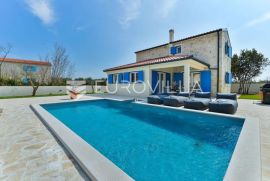Zadar, Privlaka, prekrasna kuća za odmor s bazenom, Privlaka, Kuća