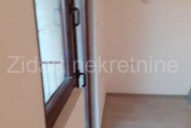 Đeram pijaca, Đakovačka, 1.0, 28m2, prazan i renoviran, Zvezdara, Apartamento