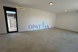 Vir, ekskluzivan stan 1kat + krovna terasa blizini plaže, Vir, Appartment