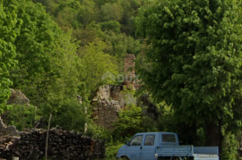 ISTRA,LANIŠĆE - Samostojeća ruševina za adaptaciju, Lanišće, Famiglia