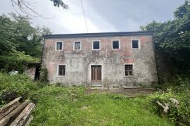 Istra Čičarija  2 samostojeće kamene starine!, Lanišće, House