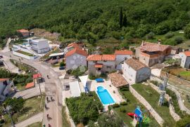 Brseč vila sa bazenom, Mošćenička Draga, Famiglia