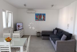 BRODARICA - DVOSOBAN STAN S POGLEDOM NA MORE, Šibenik - Okolica, Apartamento