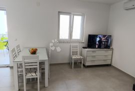 BRODARICA - DVOSOBAN STAN S POGLEDOM NA MORE, Šibenik - Okolica, Apartamento