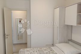 BRODARICA - DVOSOBAN STAN S POGLEDOM NA MORE, Šibenik - Okolica, Appartment