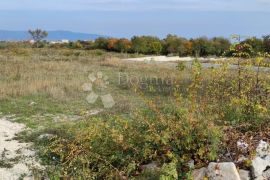 ZEMLJIŠTE S GRAĐ.DOZVOLOM ZA KUĆU I BAZEN, Marčana, Terrain