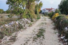 ZEMLJIŠTE S GRAĐ.DOZVOLOM ZA KUĆU I BAZEN, Marčana, Γη