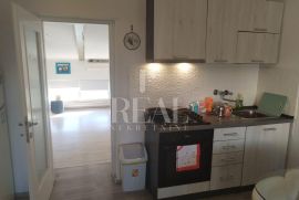 TRSAT-42 m2, 1SKL, IDEALAN ZA INVESTICIJU ZBOG BLIZINE KAMPUSA, Rijeka, Appartement