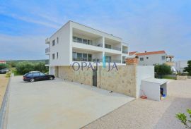 Sukošan, moderan luksuzan stan 140m od plaže, Sukošan, Appartment