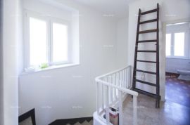 Stan Prodaje se 2-soban stan na prvom katu u Raši, Raša, Apartamento