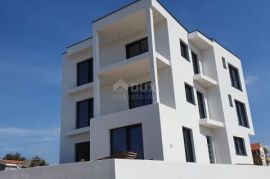 ŠIBENIK, ROGOZNICA - Stan u novogradnji 100 m od mora, Rogoznica, Appartment