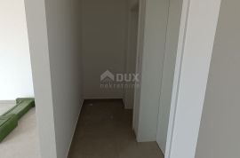 ŠIBENIK, ROGOZNICA - Stan u novogradnji 100 m od mora, Rogoznica, Appartement