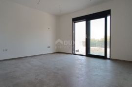 ŠIBENIK, ROGOZNICA - Stan u novogradnji 100 m od mora, Rogoznica, Appartment