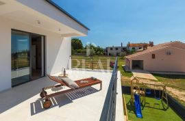 Moderna kuća sa pogledom na more okolica Fažane !, Vodnjan, House