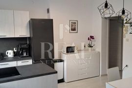 Prodaja novouređenog stana na Belvederu 2S+DB  68 M2, Rijeka, Wohnung