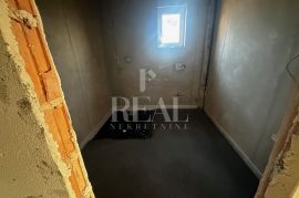 Srdoči, stan u prizemlju novogradnje, 2S+DB sa 100 m2 okućnice, Rijeka, Appartment