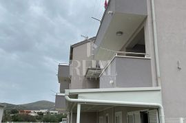 Izvrsna prilika, dvosobni stan u Trogiru!!, Trogir - Okolica, Appartement