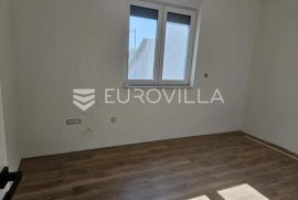 Osijek, Retfala, stan u urbanoj vili 100 m2 na 2. katu, Osijek, Apartamento