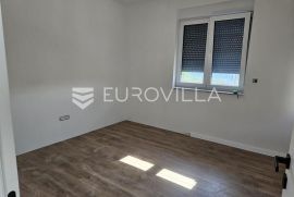 Osijek, Retfala, stan u urbanoj vili 100 m2 na 2. katu, Osijek, Appartment