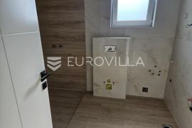 Osijek, Retfala, stan u urbanoj vili 100 m2 na 2. katu, Osijek, Flat