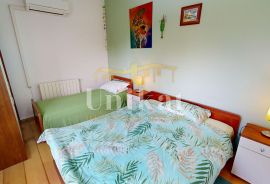 Renovirana kamena kuća s bazenom, Poreč, Casa