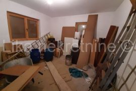 OTOČAC - Glavace - seosko gospodarstvo, 2 kuće i zemljište 40.000 m2, Otočac, House