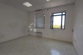 Poslovni prostor u centru, Labin, Commercial property