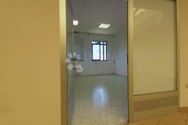 Poslovni prostor u centru, Labin, Propriedade comercial