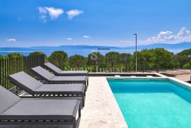 KOSTRENA, luksuzna vila s bazenom 150 m od mora i plaža!, Kostrena, Σπίτι