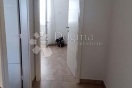 VODICE – KUĆA 100 M2, Vodice, Famiglia