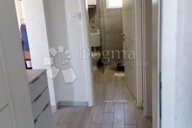 VODICE – KUĆA 100 M2, Vodice, Famiglia