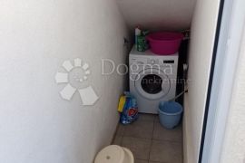 VODICE – KUĆA 100 M2, Vodice, Famiglia