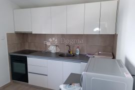 VODICE – KUĆA 100 M2, Vodice, Famiglia