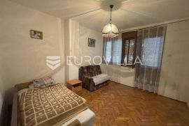 Požega – okolica, funkcionalna višekatna kuća NKP 222 m2, Brestovac, House